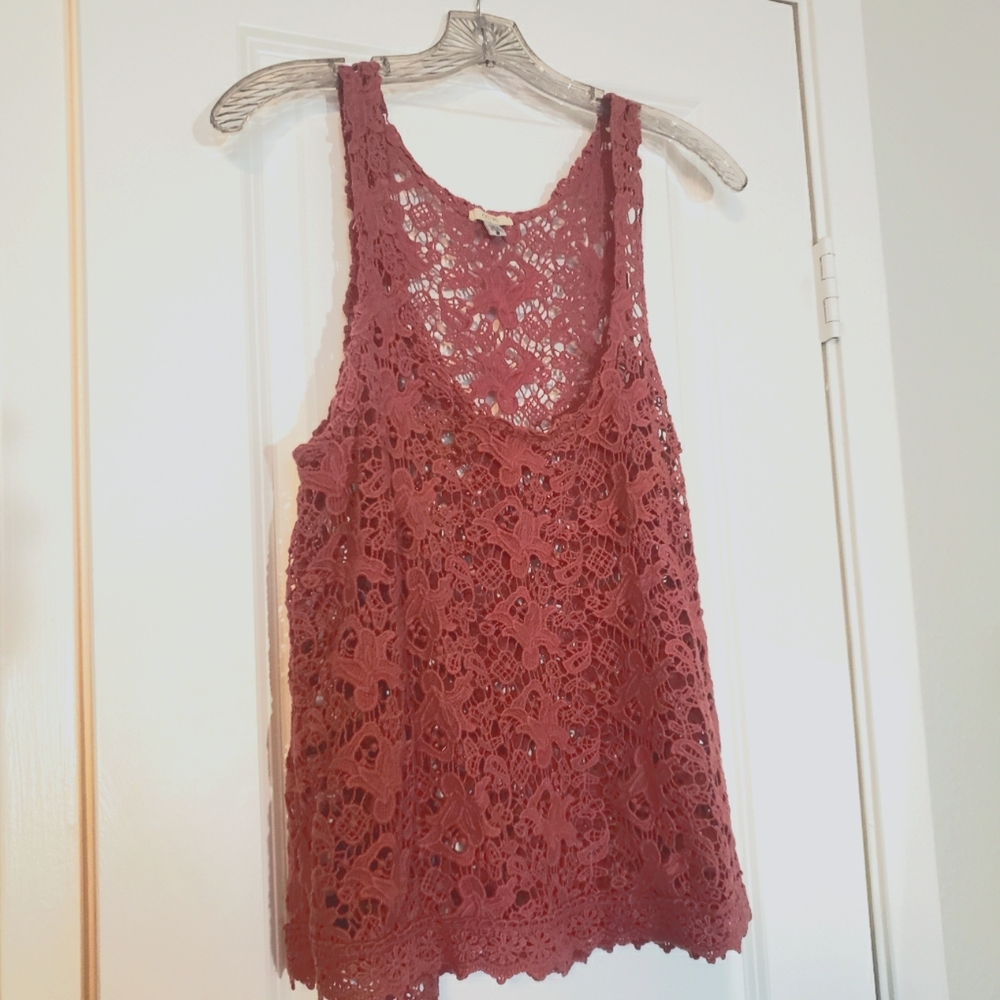 🌸 Floral Lace Top
